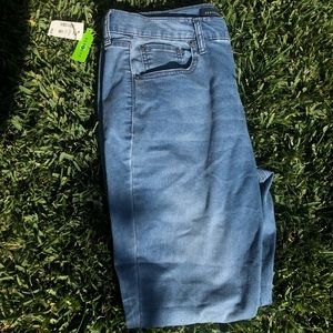 Light blue Aeropostal Women’s Jeans